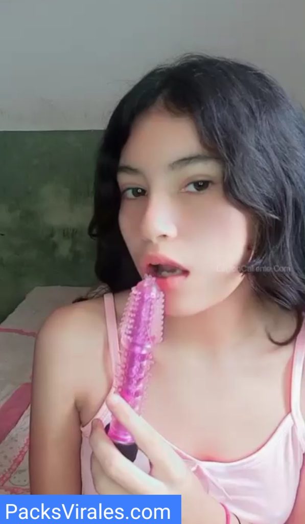 Blanquita Exquisita Se Masturba Por Ambos Lados + Video 10