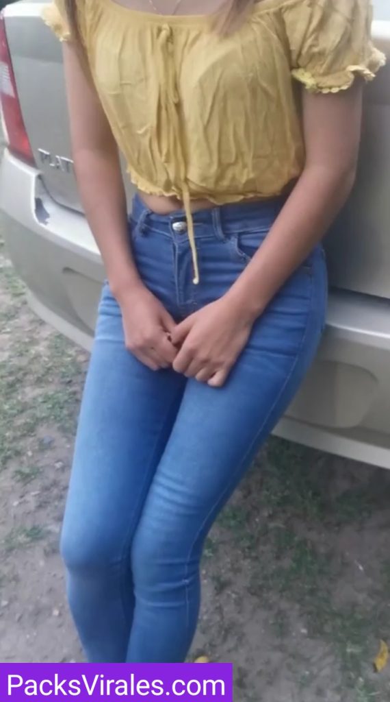 Se hace la inocente y se la cogen en el auto 10