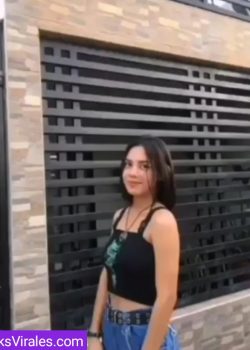 Jovencita De Alta Sociedad Filtrada Cogiendo Y Masturbándose 19