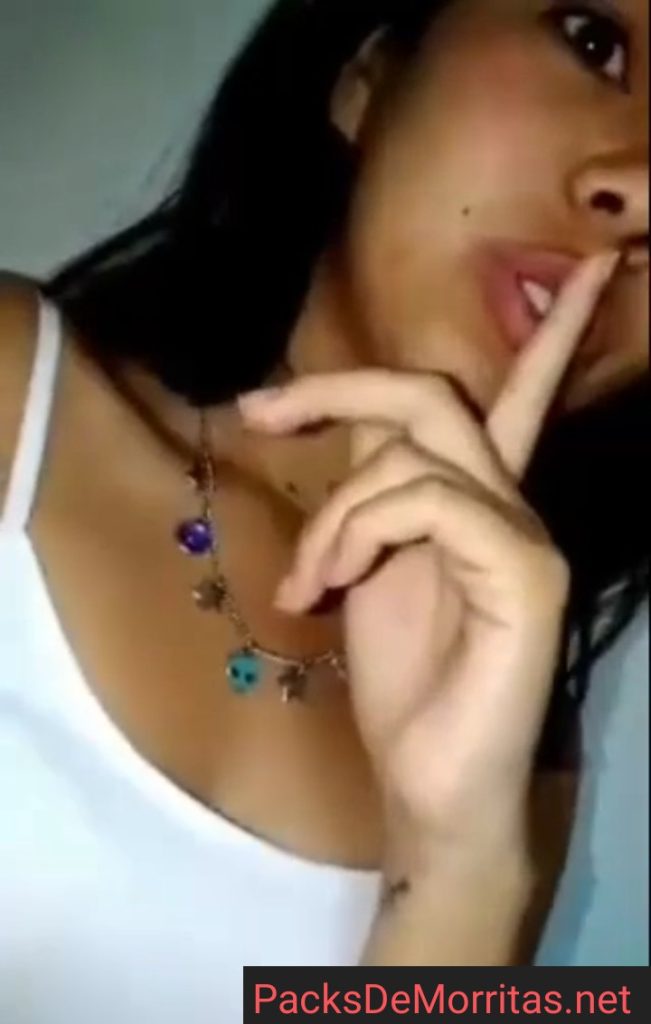 Manda su rica panochita cuando todos duermen 10