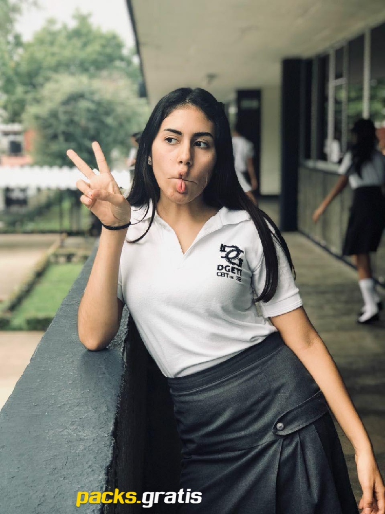 Ricura De Colegiala Flaquita Filtrada + Nudes & Videos Desnuda Y cogiendo 10