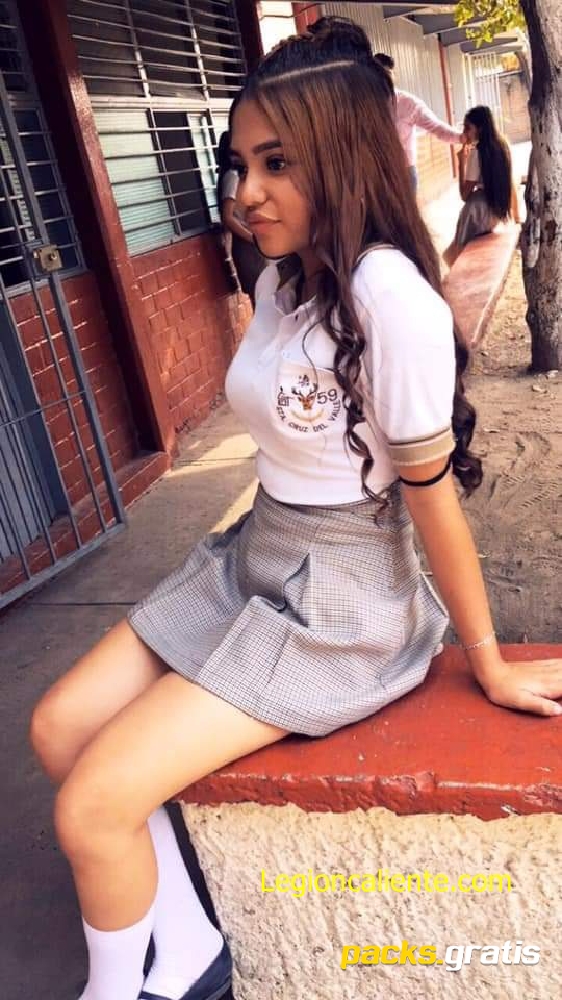 Colegiala Nalgona + Full Pack Desnudita 10