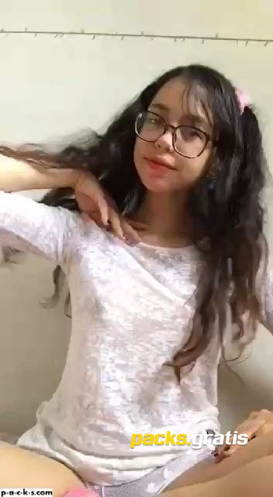 Joven Blanquita De Lentes + Vídeo Full Tocandose 10
