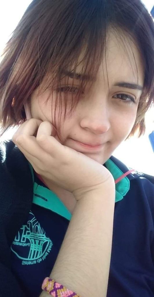 Linda Colegiala Tetona + Full Contenido 10