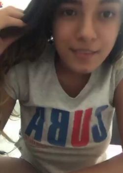 Rica Y Linda Morra Masturbándose Full 16