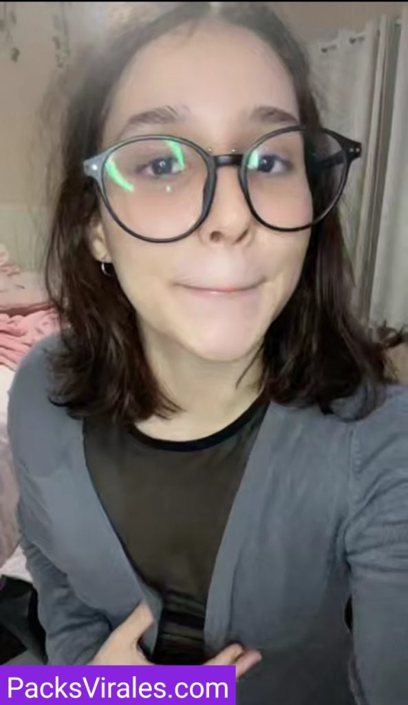 Chava De Lentes + 30 Minutos Masturbándose 10