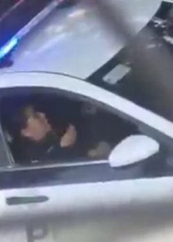 Vídeos Virales De La Policía Gritona 17