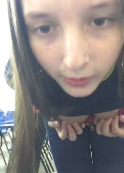 Estudiantes Mostrando Todo En El Aula + Vídeos 14