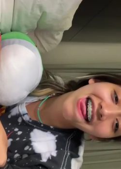 Rica y deliciosa chava traviesa + 3 Videos 17