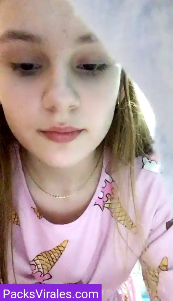 Deliciosa Estudiante De Tetas Pequeñas+ Vídeo Desnuda 10