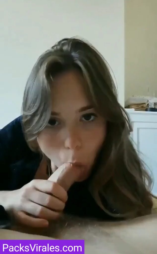 Maya exquisita estudiante tragando leche De su profe 10