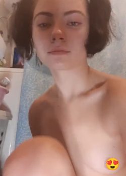 Flaquita Pervertida Se Masturba Hasta Con Su Rasuradora 21