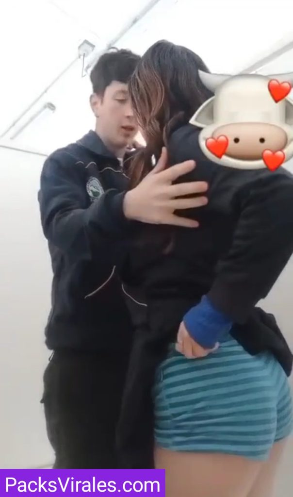 Deliciosa Colegiala Nalgona Se La Follan En La Escuela 10