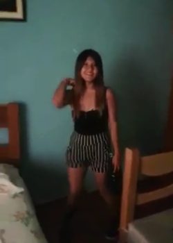 Se hace la inocente pero bien que le gusta la verga 12