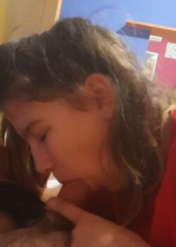 Tímida pero le encanta la verga ajena 14