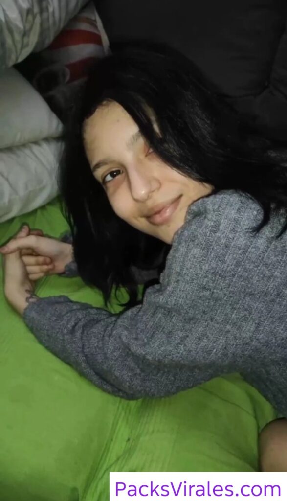 Mina delgadita cogida en todas las poses 10