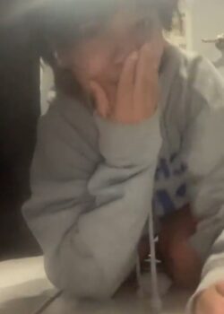 Morrita Tetona Se Abre Todita En El Baño 21