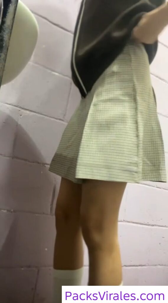 Colegiala flaquita con todo bien rico 10