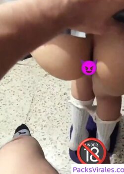 Rica colegiala la Dejan abierta y chorreando por todos lados 17