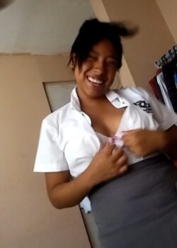 Mi hermanastra se pone putita al llegar de clases 7