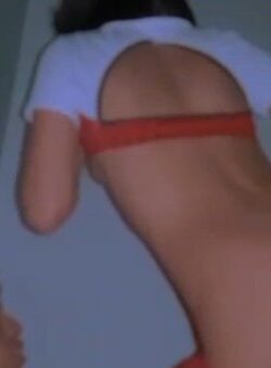 Estudiante culona cogiendo con los compañeros 18