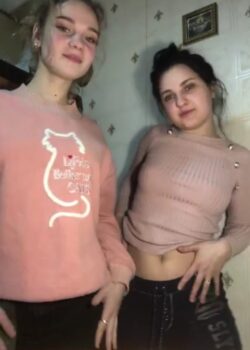 Amigas Traviesas Y Putitas 7