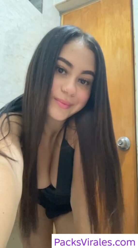 Nena culona le pasa vídeo desnuda a su vato 10