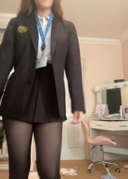 Llega de clases y le manda pack a su novio 7