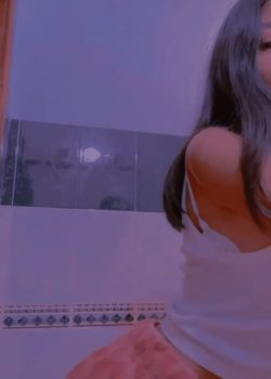 Flaquita estudiante+ Video Tocandose 10