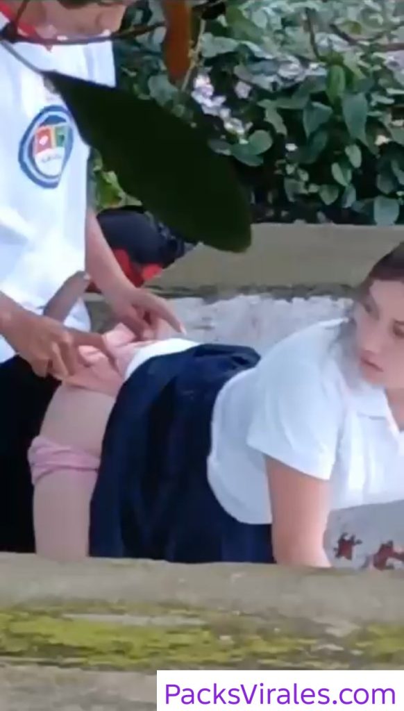 Linda estudiante se lo entierran en el cementerio 1
