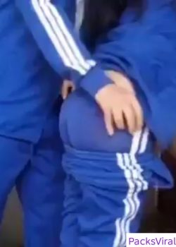 Después de la clase de deporte se la coge rico 12