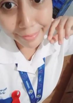 Estudiante pendeja se mete al baño a tocarse rico 4