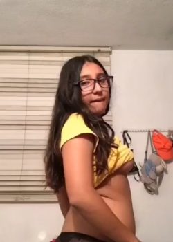 Rico pack de pendejita de lentes 6