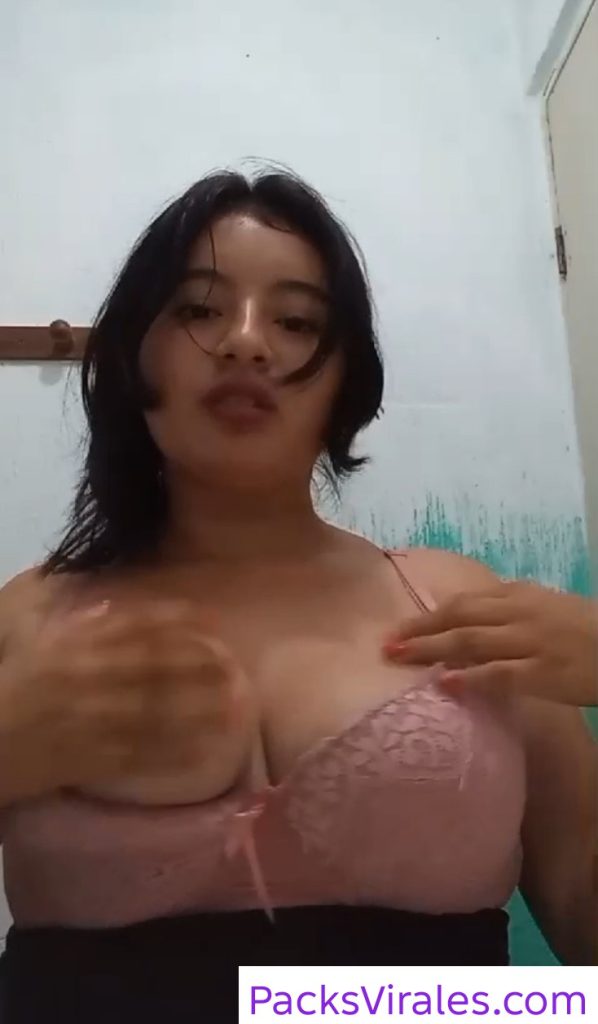 La tetona del aula 1