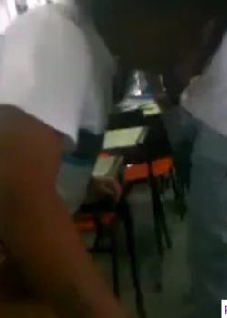 Se la cogen todos en el aula de clases 11
