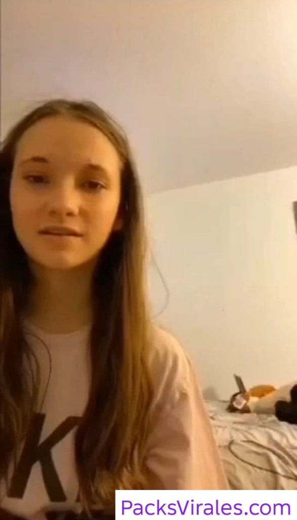 Jovencita Preciosa Se Desnuda En Video 1