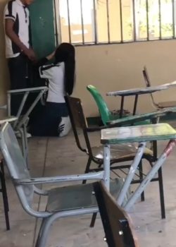 La putita del aula 1