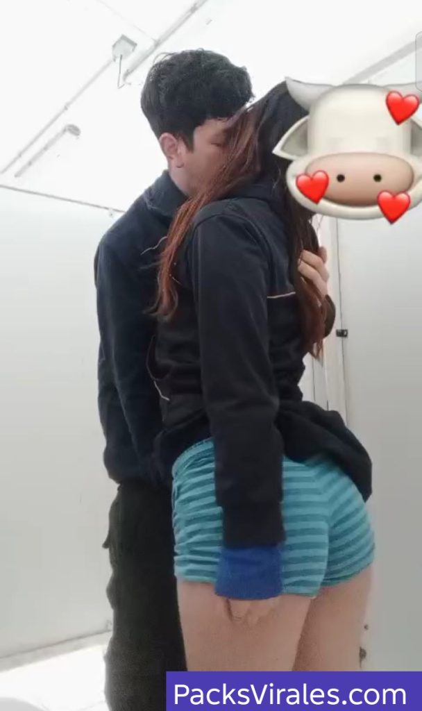 Más videos de la estudiante nalgona cogiendo rico 1